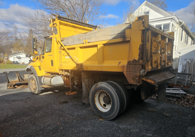 Image of International 7400 equipment image 2