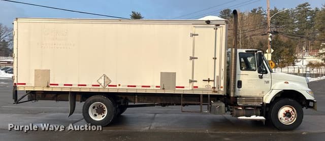 Image of International 7400 equipment image 3