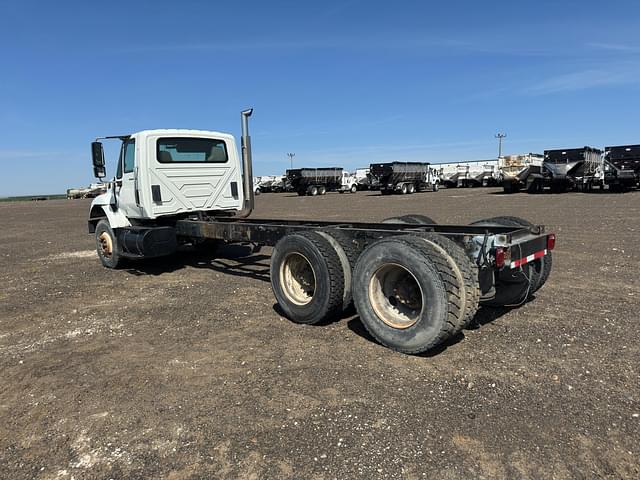 Image of International 7400 equipment image 2