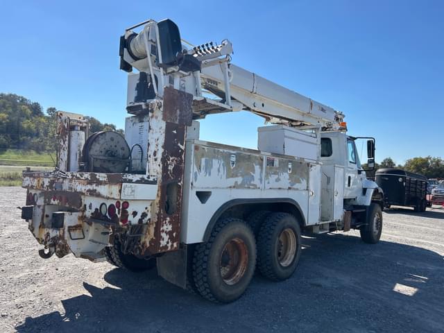 Image of International 7400 equipment image 4