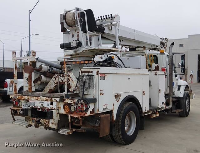 Image of International 7400 equipment image 4