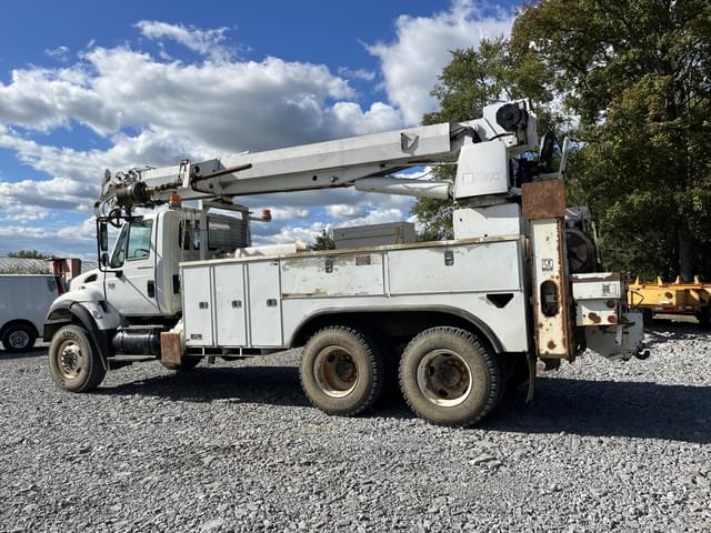 Image of International 7400 equipment image 2