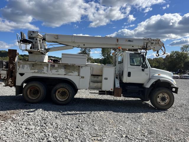 Image of International 7400 equipment image 4