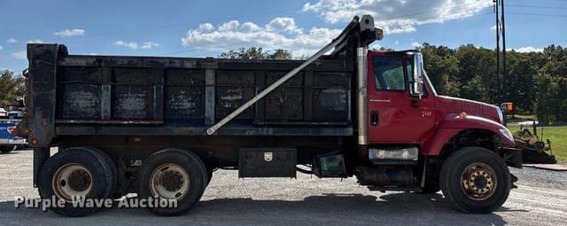 Image of International 7400 equipment image 3