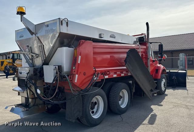 Image of International 7400 equipment image 4