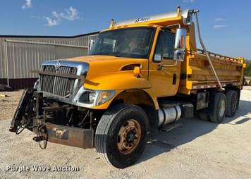 Main image International 7400