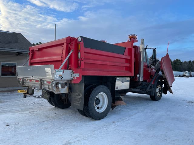 Image of International 7400 equipment image 4