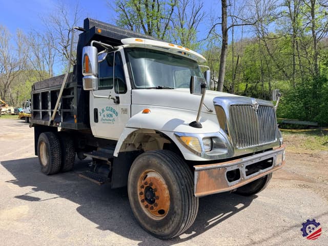 Image of International 7400 SFA equipment image 4