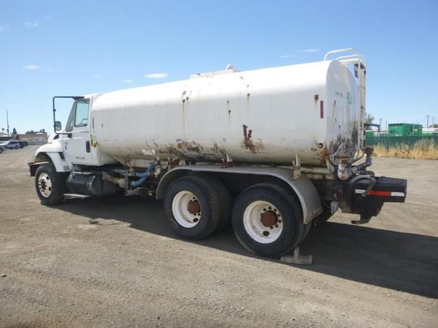 Image of International 7400 equipment image 3