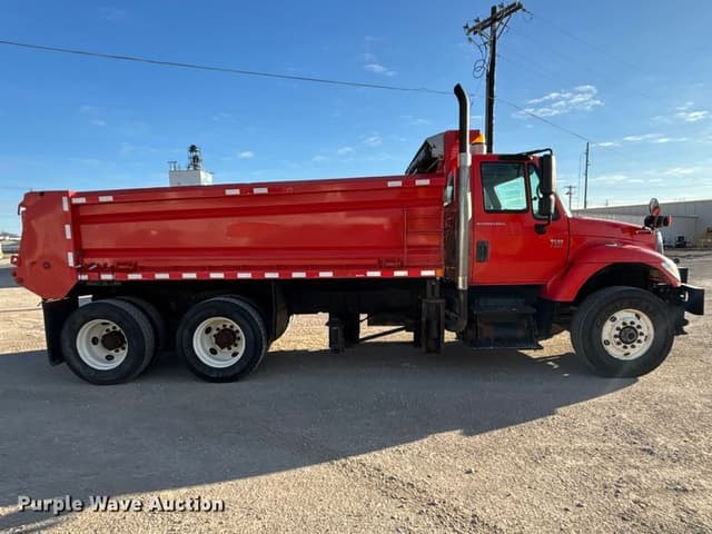 Image of International 7500 equipment image 3