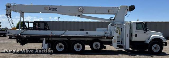 Image of International 7500 equipment image 3
