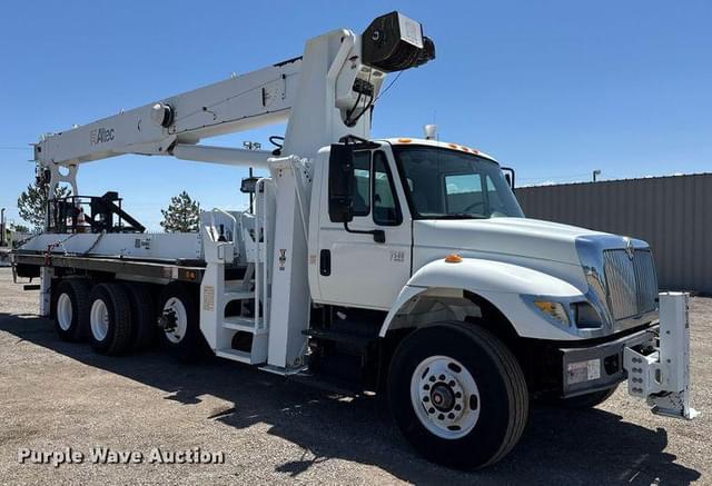 Image of International 7500 equipment image 2