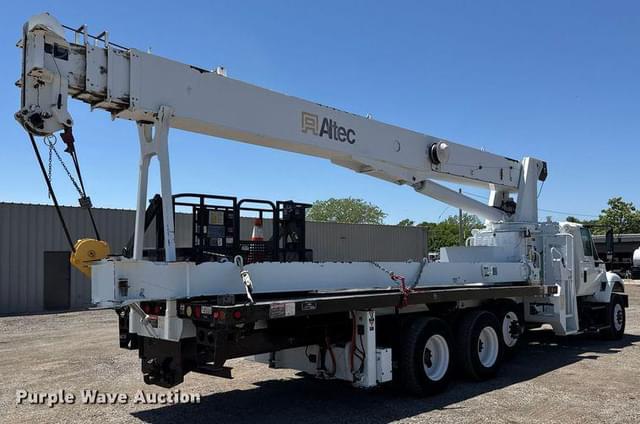 Image of International 7500 equipment image 4