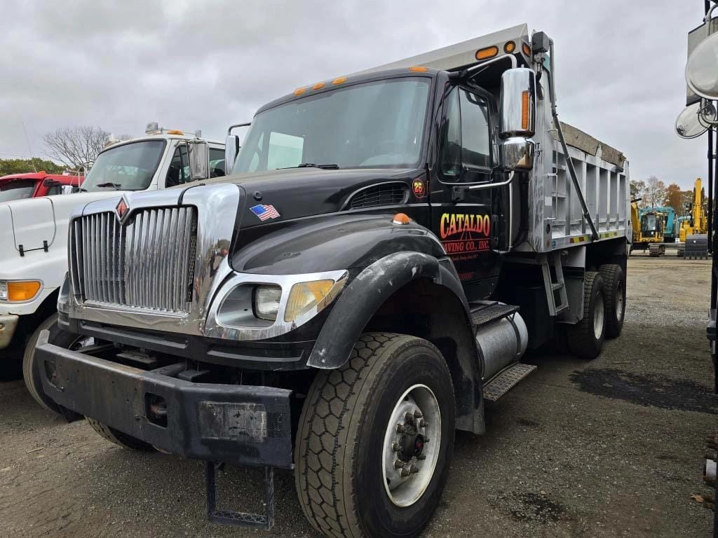 2007 International 7600 Equipment Image0
