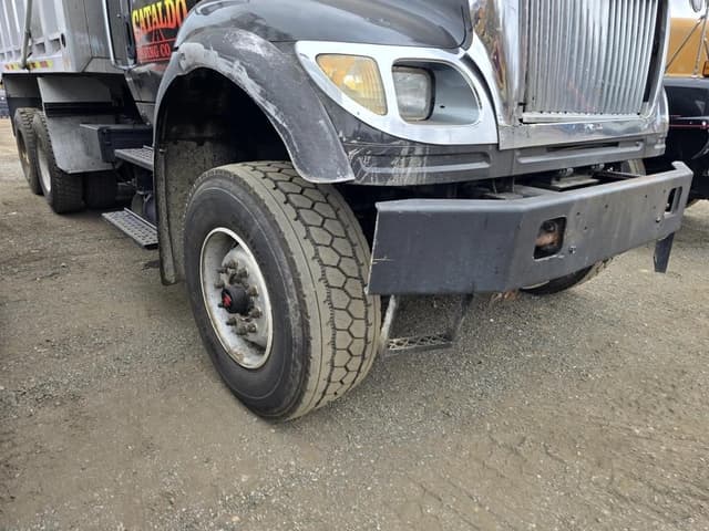 Image of International 7600 equipment image 3