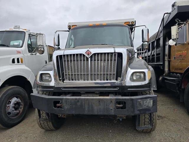 Image of International 7600 equipment image 1