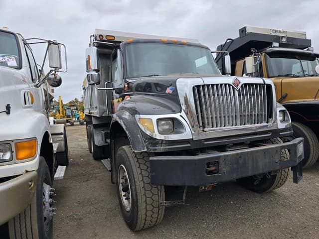 Image of International 7600 equipment image 2