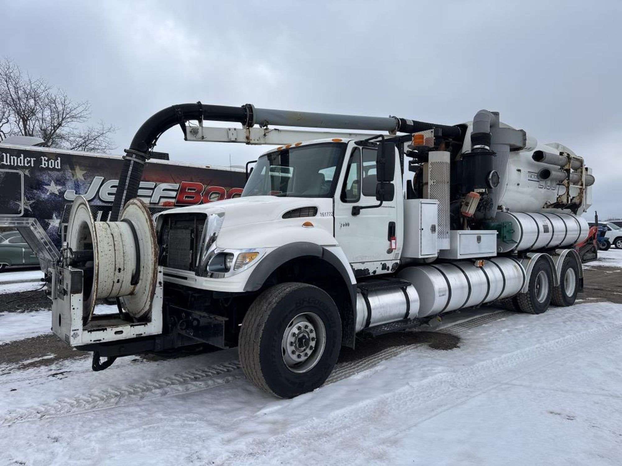 2007 International 7600 Equipment Image0