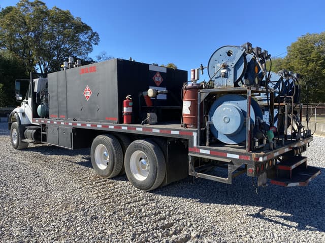 Image of International 7600 equipment image 1