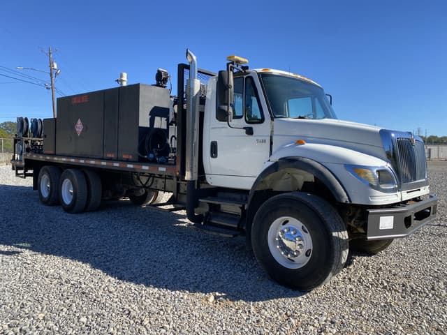 Image of International 7600 equipment image 3