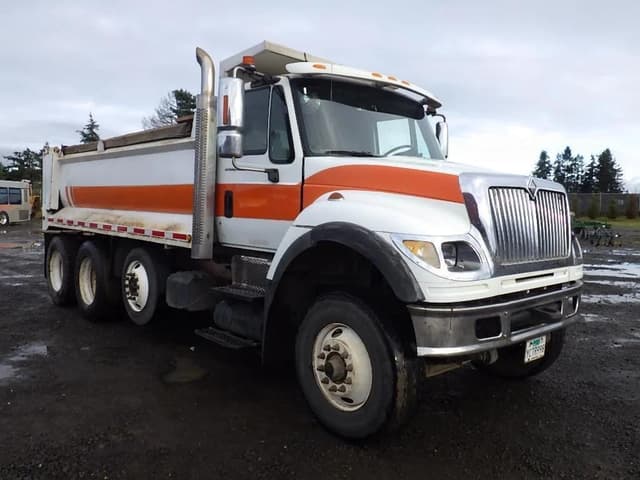 Image of International 7600 equipment image 2