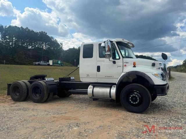 Image of International 7600 equipment image 1