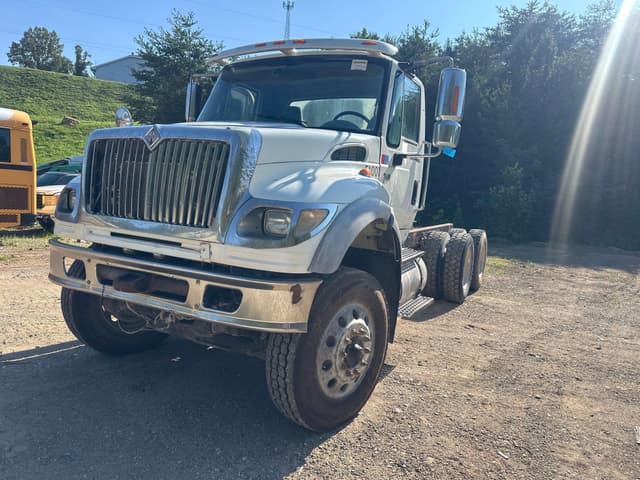Image of International 7600 equipment image 1