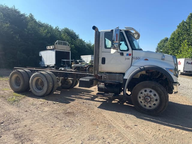 Image of International 7600 equipment image 4