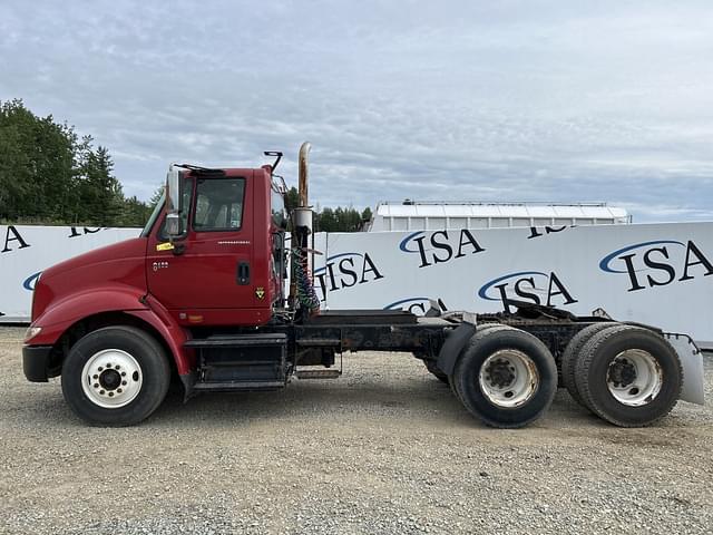 Image of International 8600 equipment image 1