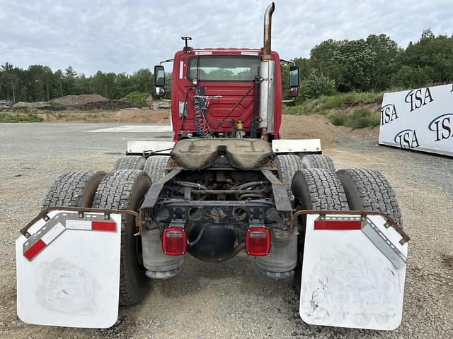 Image of International 8600 equipment image 3
