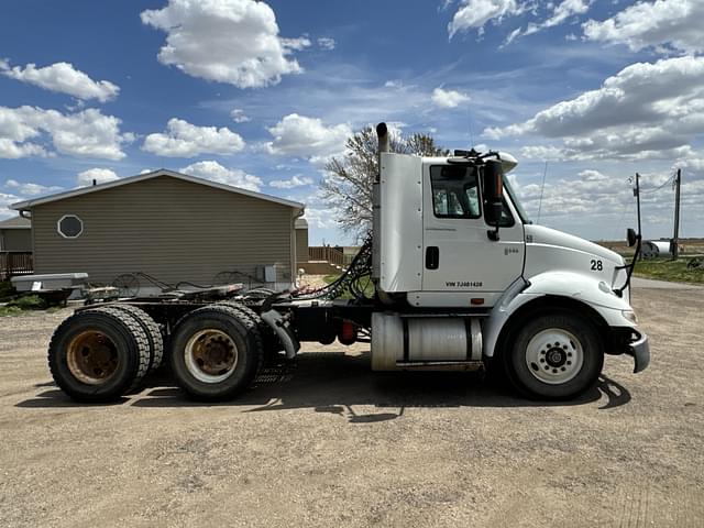 Image of International 8600 equipment image 3