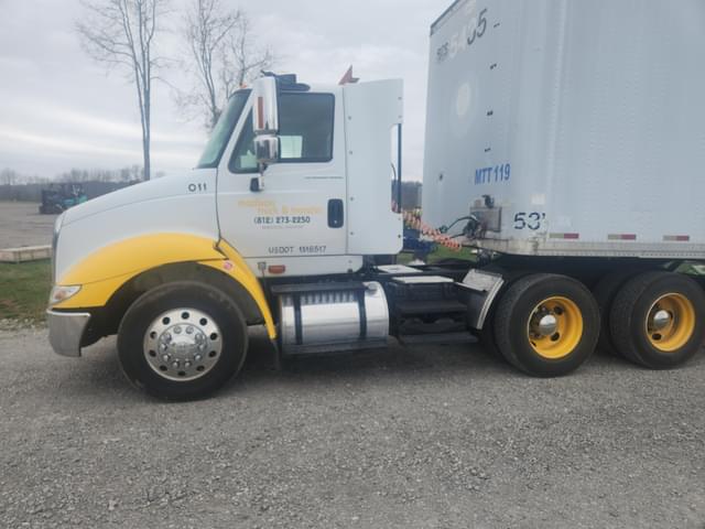 Image of International 8600 equipment image 1