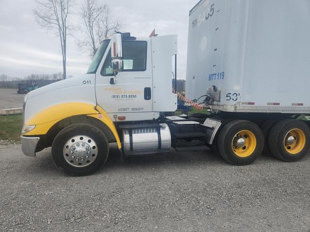 Image of International 8600 equipment image 1