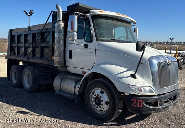 Image of International 8600 equipment image 2