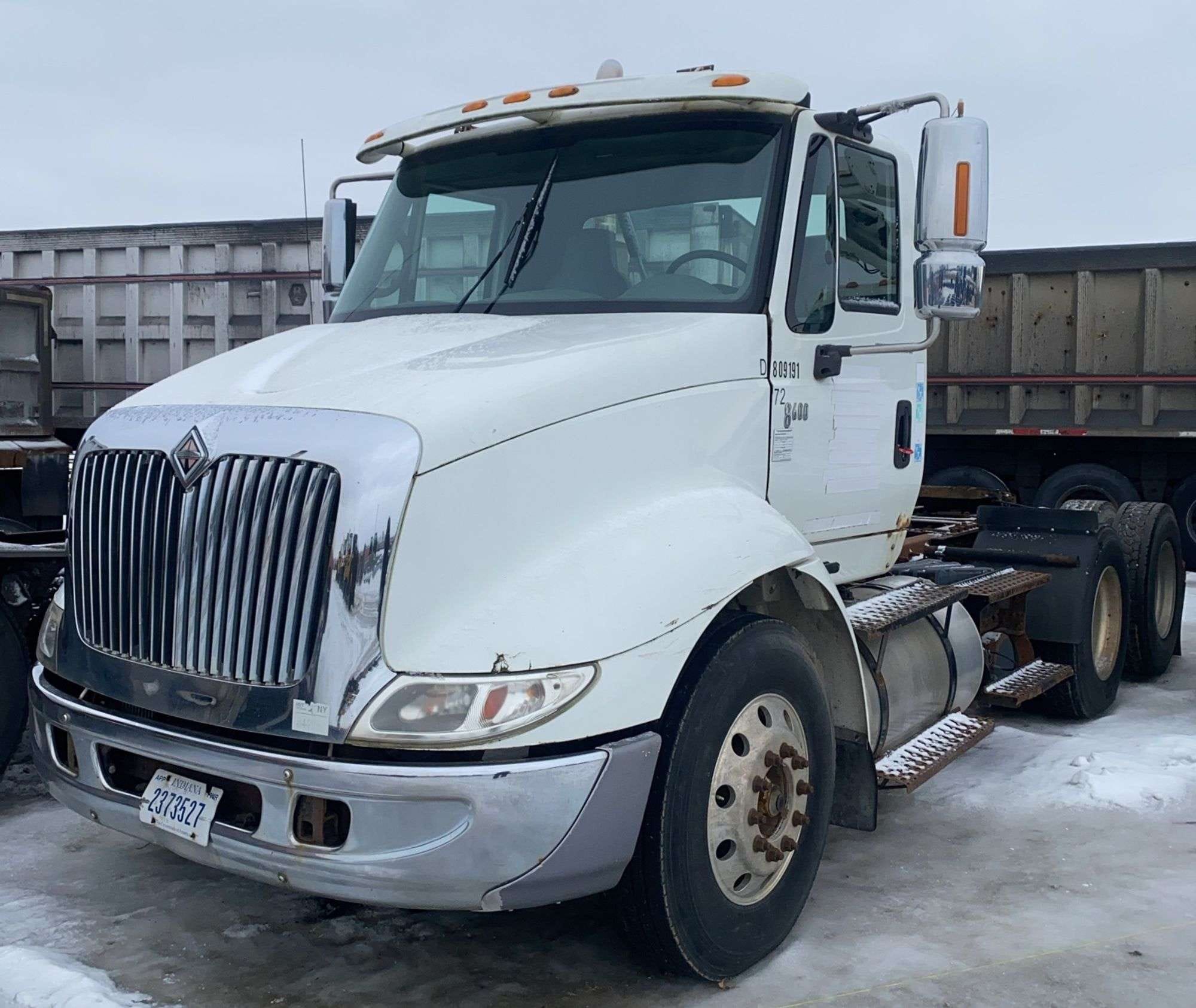 2007 International 8600 Equipment Image0