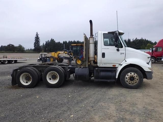 Image of International 8600 equipment image 3