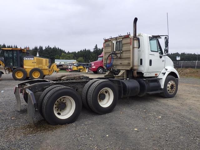 Image of International 8600 equipment image 4