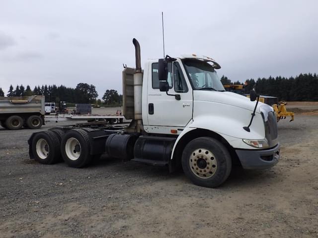 Image of International 8600 equipment image 2