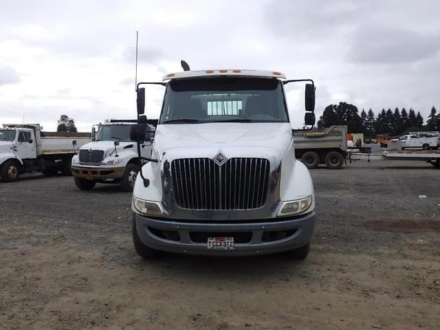 Image of International 8600 equipment image 1