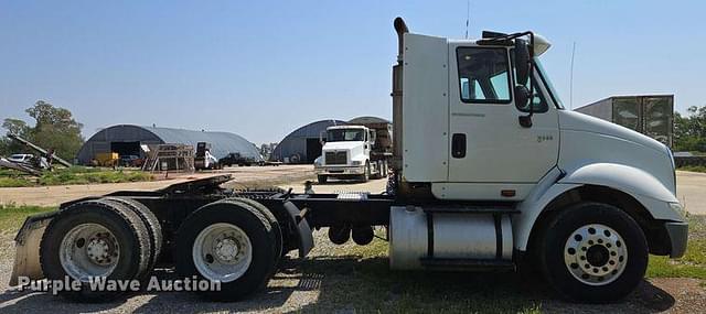 Image of International 8600 equipment image 3