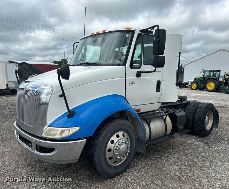 Main image International 8600