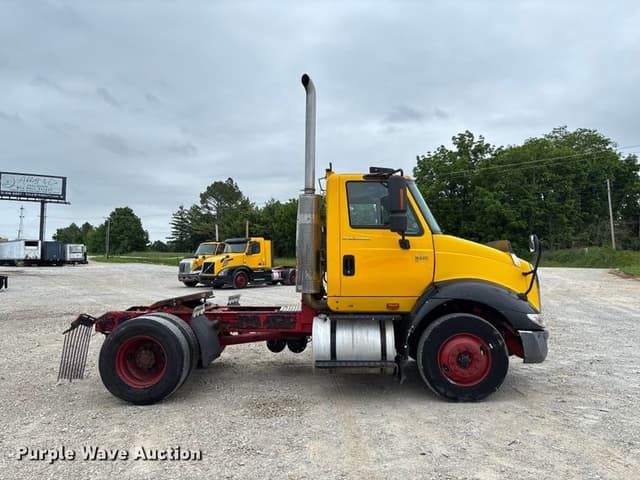 Image of International 8600 equipment image 3