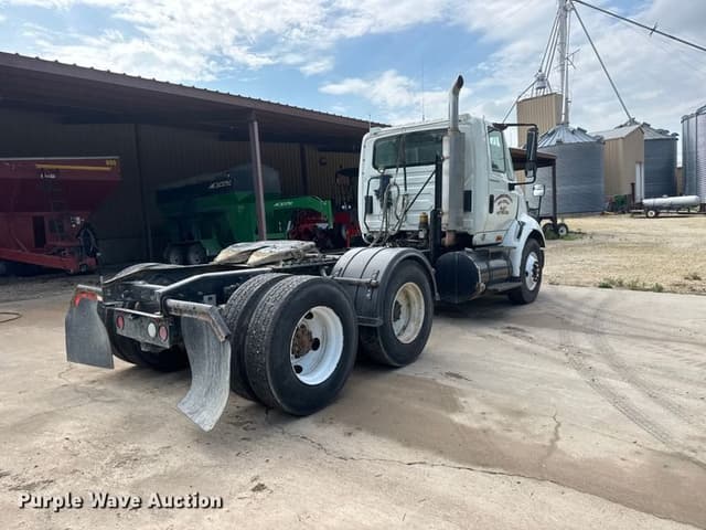 Image of International 8600 equipment image 4