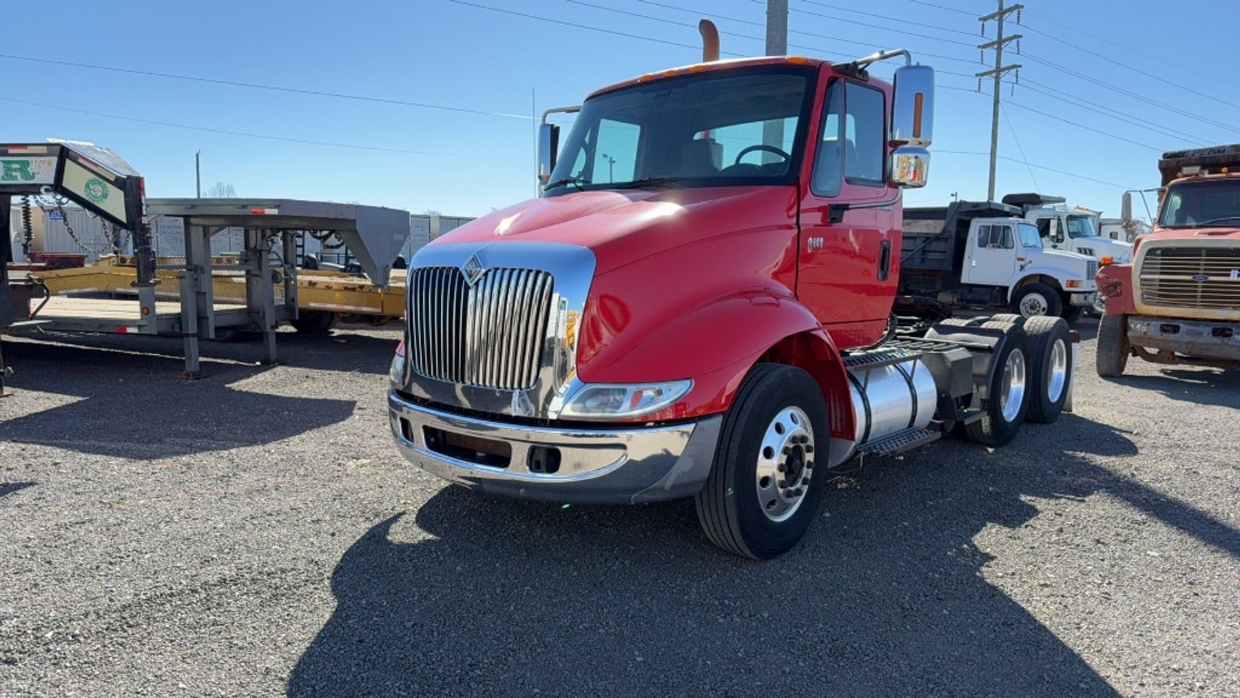 2007 International 8600 Equipment Image0