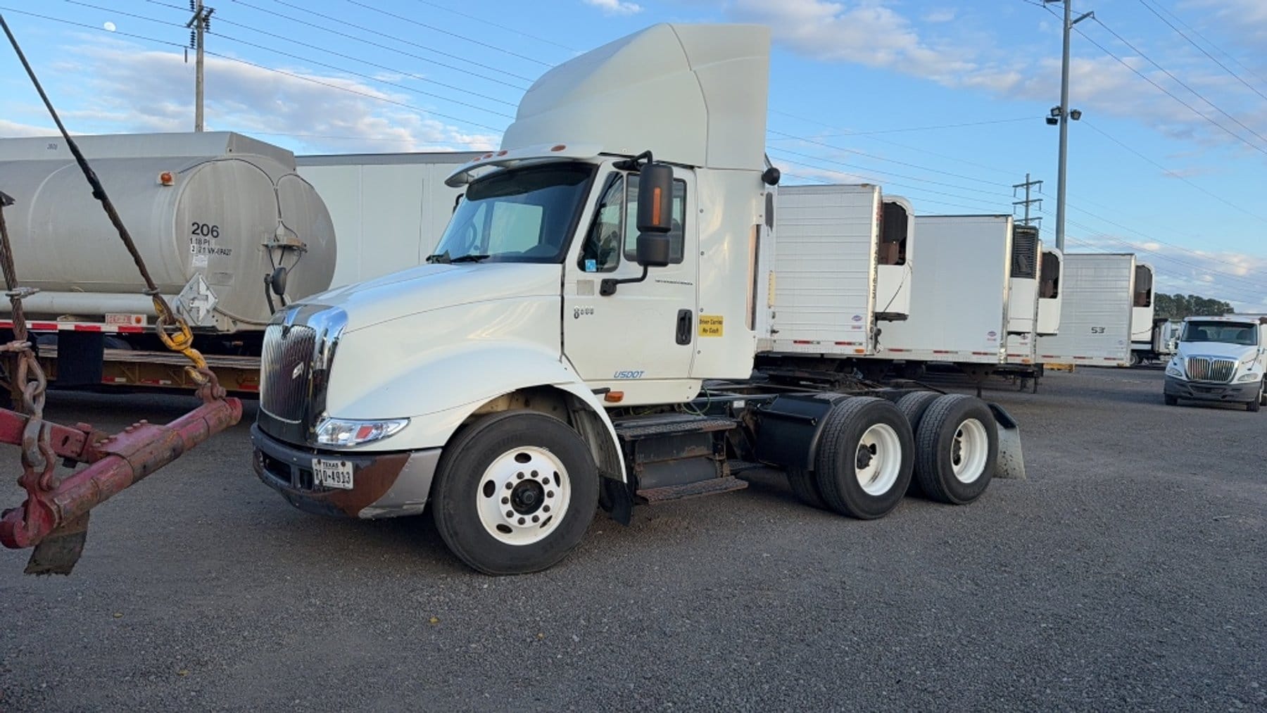 2007 International 8600 Equipment Image0