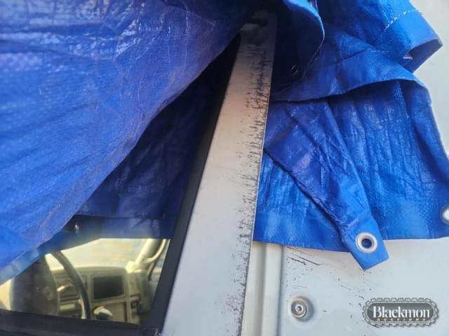 Image of International 8600 equipment image 4