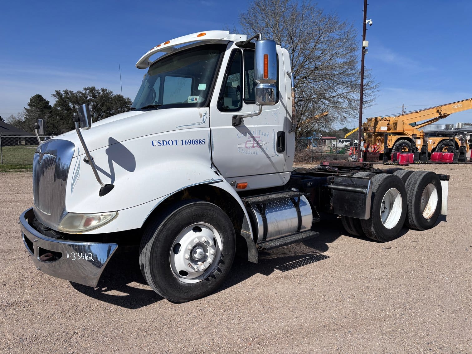 2007 International 8600 Equipment Image0