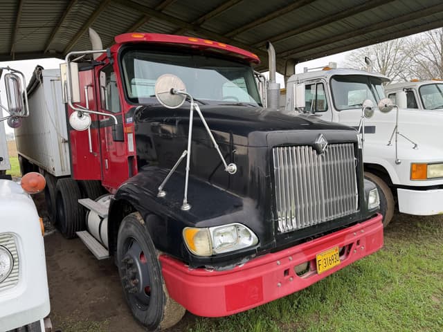 Image of International 9200 equipment image 1