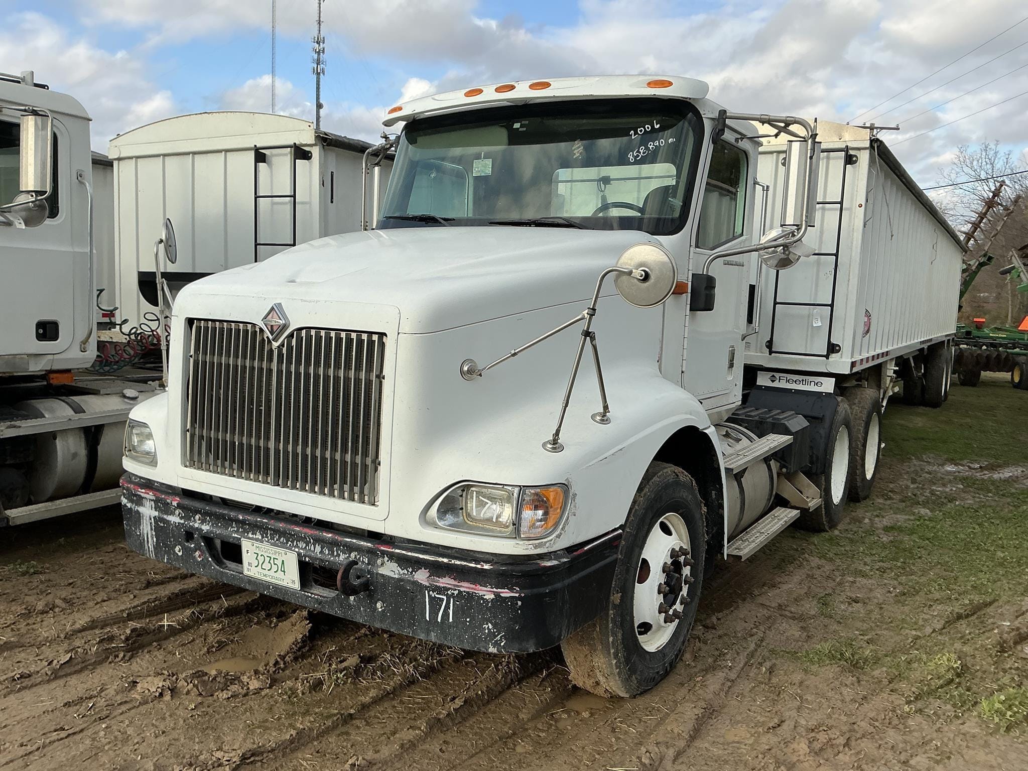 2007 International 9200 Equipment Image0