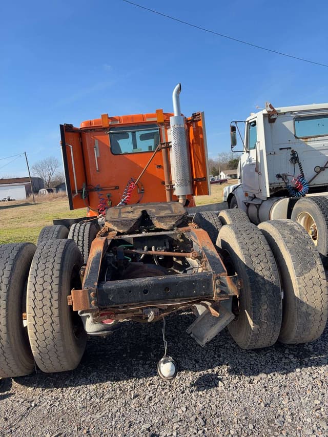 Image of International 9200i equipment image 2